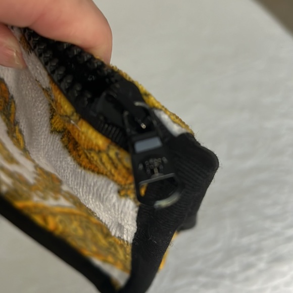 Versace - Picture 7 of 8